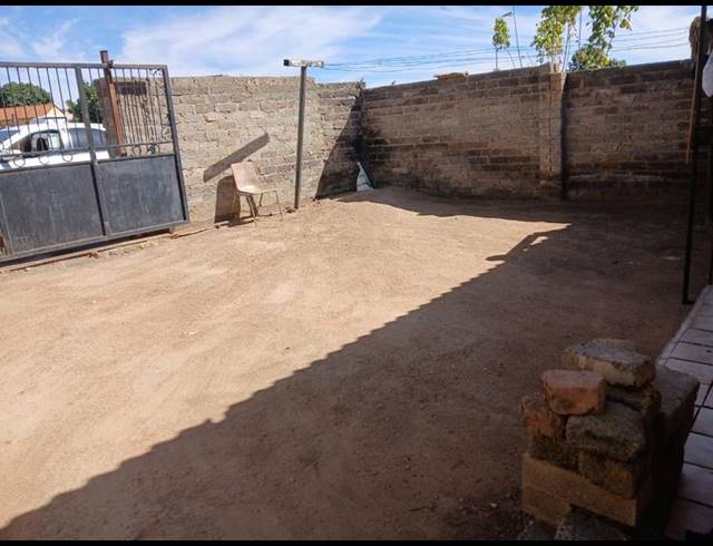 4 BEDROOM HOUSE FOR SALE IN OLIEVENHOUTBOS